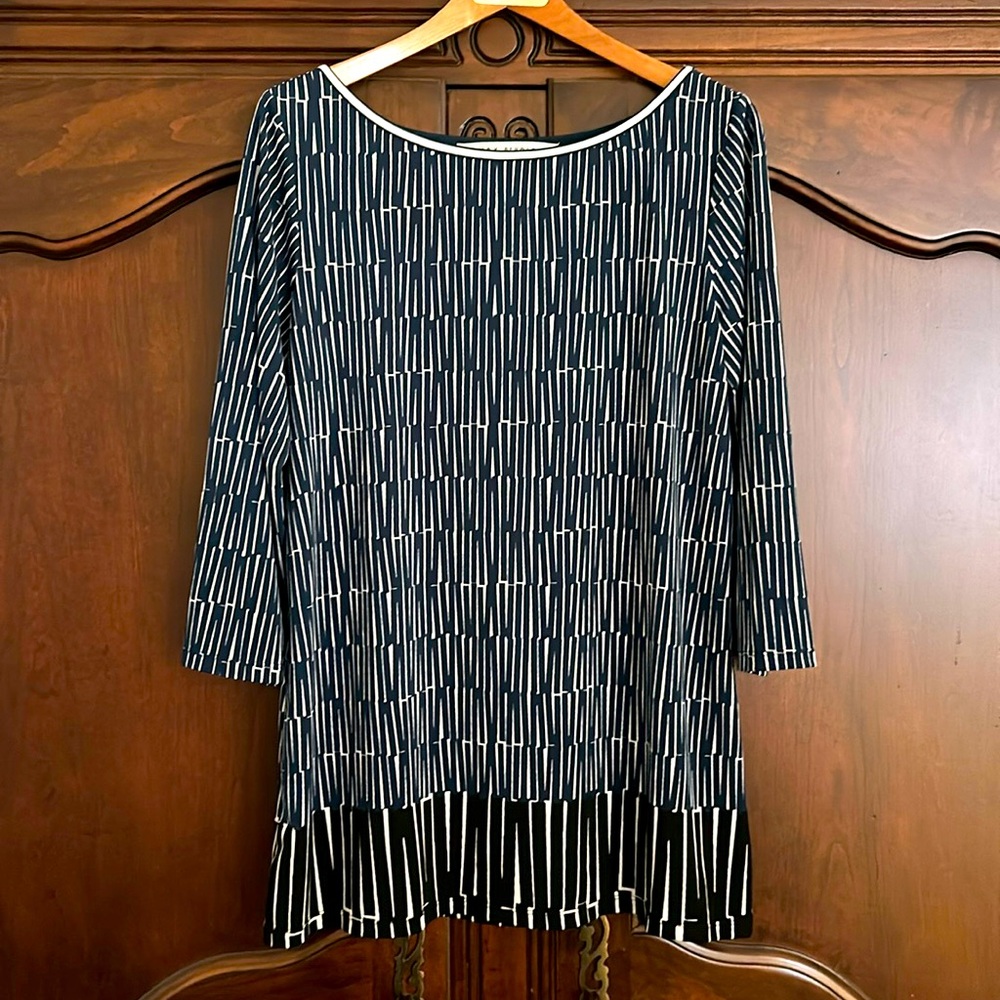 EUC Max Studio Top Women’s Size L